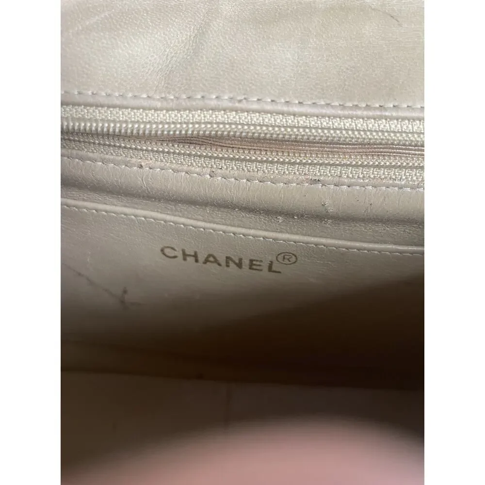 Chanel Beige Round Flap Bag Shoulder Bag Leather Gold Small Classic CC Diana